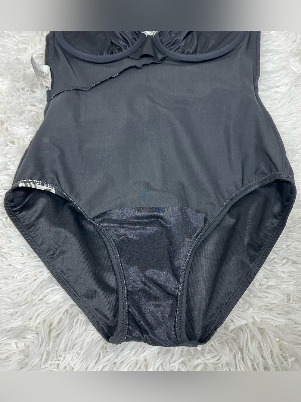 Miraclesuit Seraphina One Piece 10 Black Floral Underwire Tummy Control Swimsuit - Picture 11 of 15
